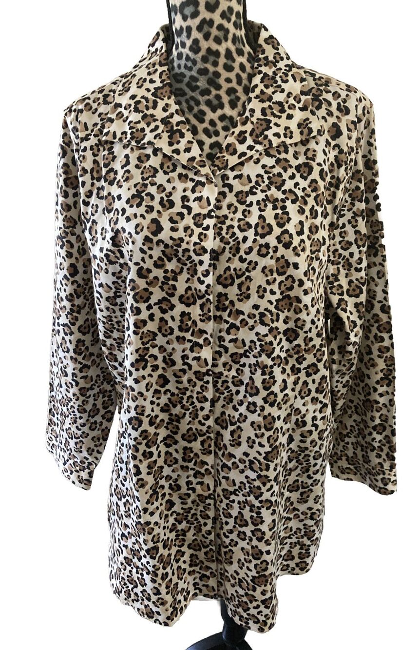 Chicos Blouse Size 4 Animal Cheetah Print Long Sleeve NEW $109 Retail Button Up